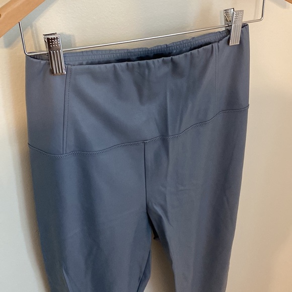 Wilfred free Daria vegan leather legging regular length (30 in inseam) - Picture 2 of 3